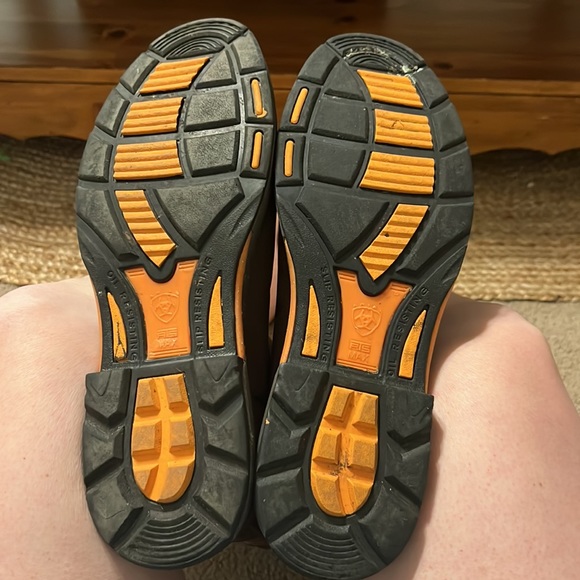 Boots - Picture 6 of 7